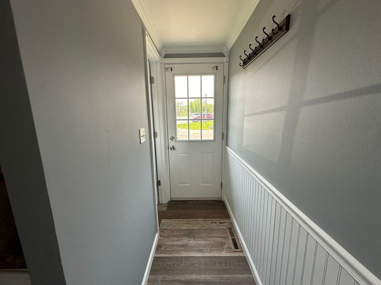 4643 Westbrook Dr - Photo 3 of 21