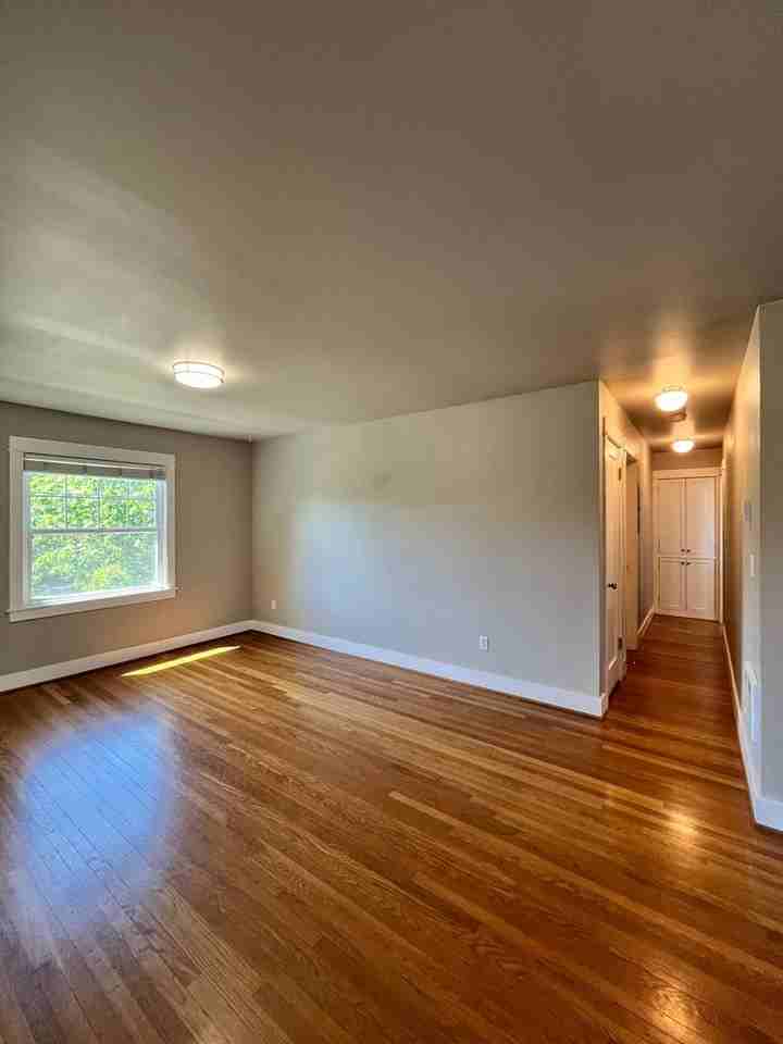 715 Ne Ainsworth St #2 - Photo 6 of 24