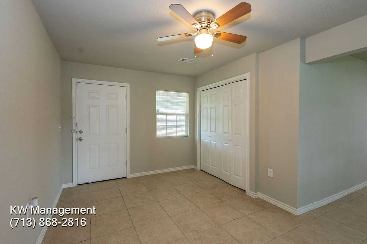 5775 Crestland Loop - Photo 2 of 31