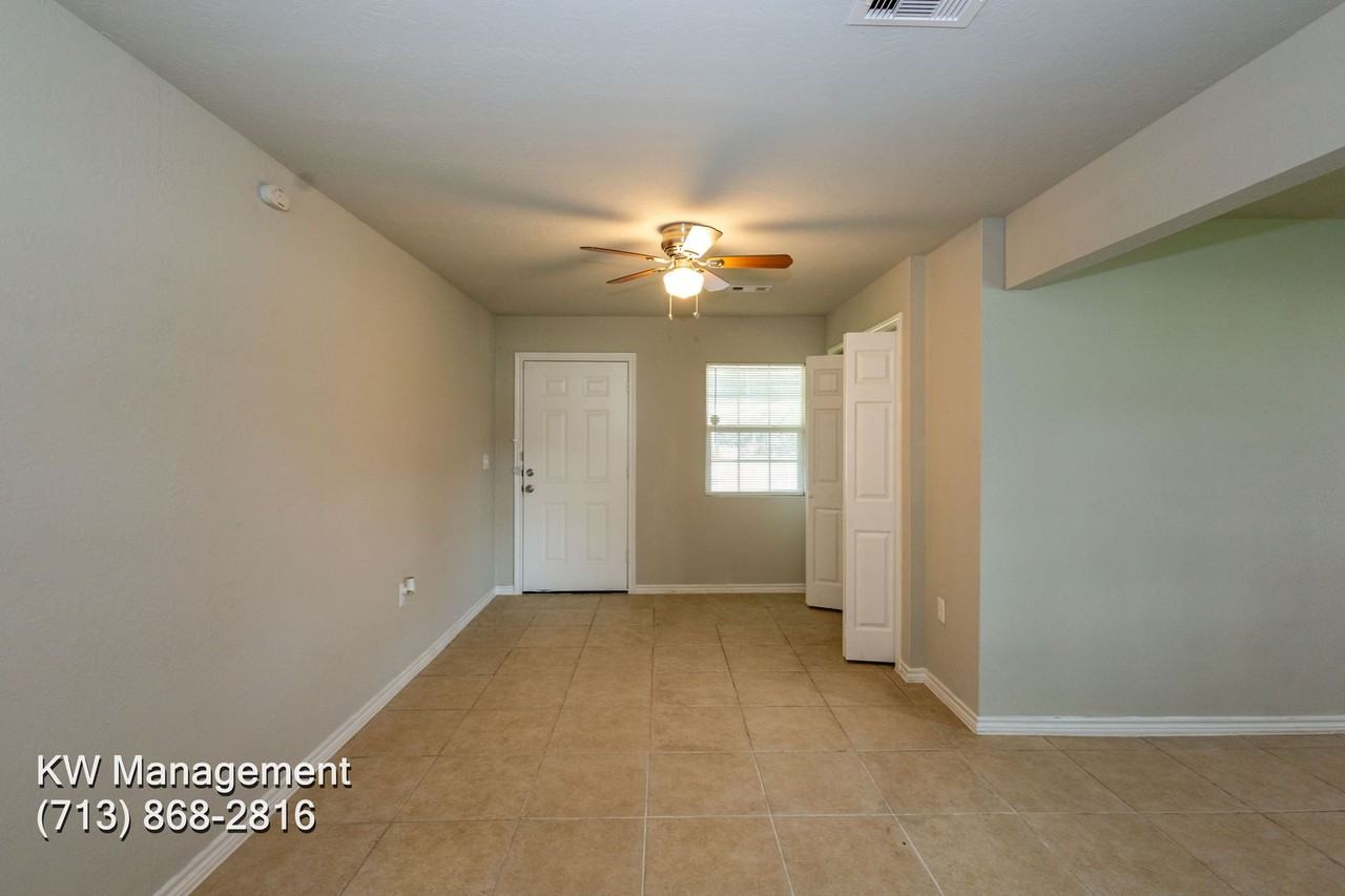 5775 Crestland Loop - Photo 3 of 31