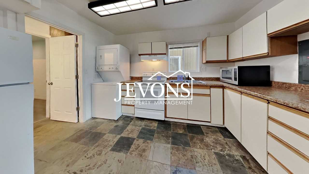 6617 S Monroe St #B - Photo 3 of 26
