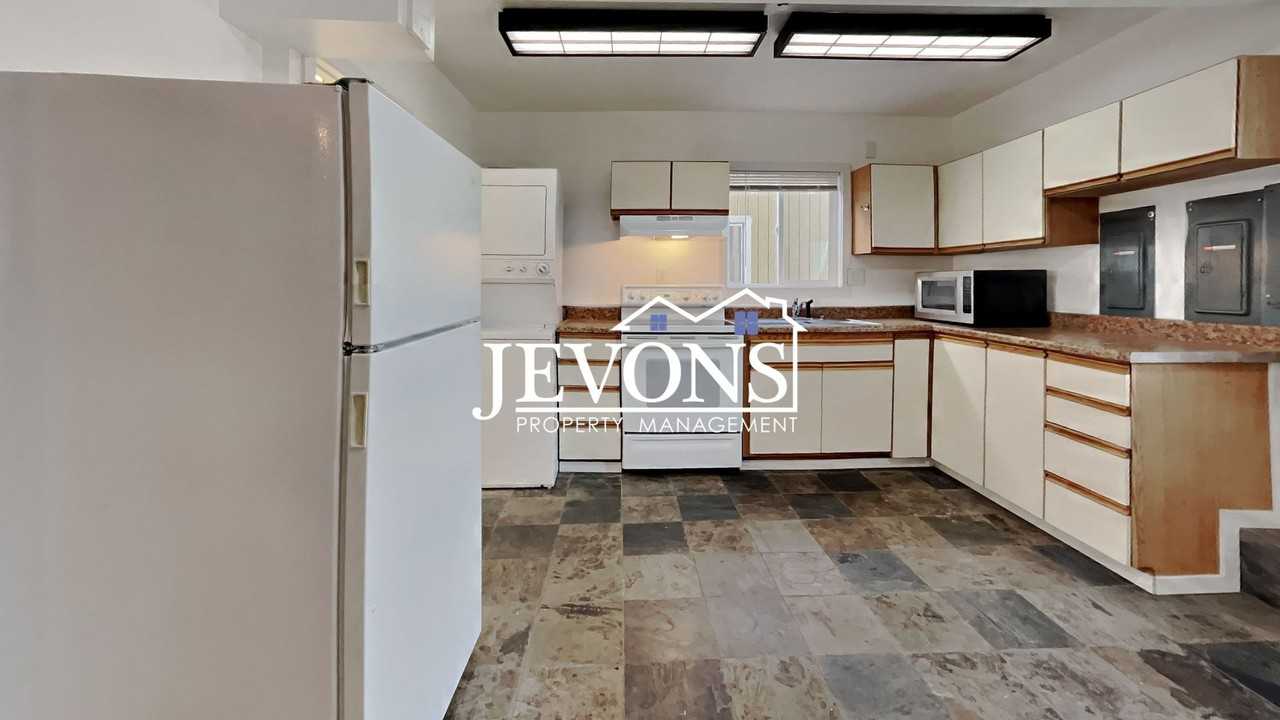 6617 S Monroe St #B - Photo 4 of 26