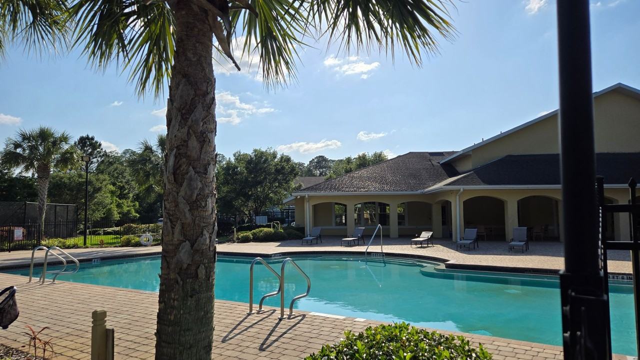 4955 Nw 21st St - Photo 2 of 39