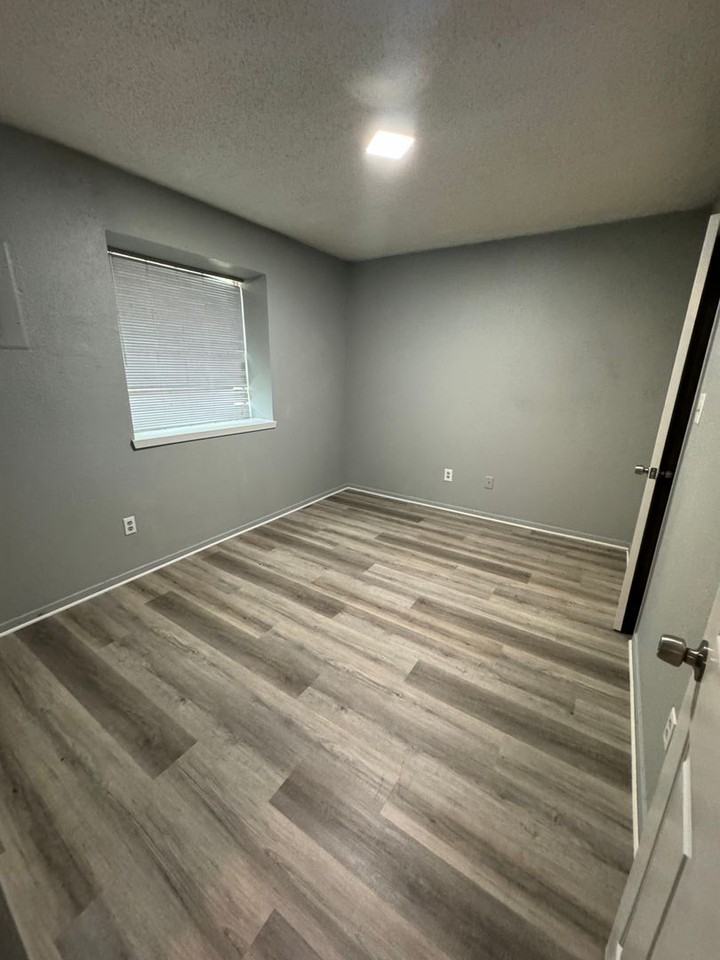 Dove Apartments - Photo 3 of 5