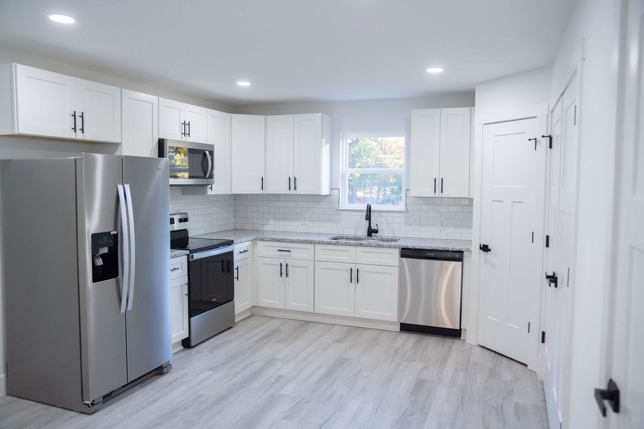 824 4th Street Pl Se - Photo 3 of 13