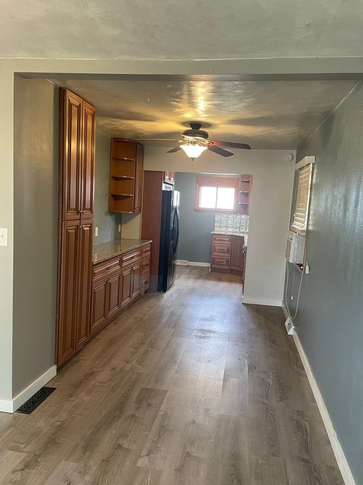 730 Grant St - Photo 3 of 13