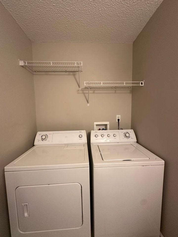 206 Foxchase Ln - Photo 3 of 24