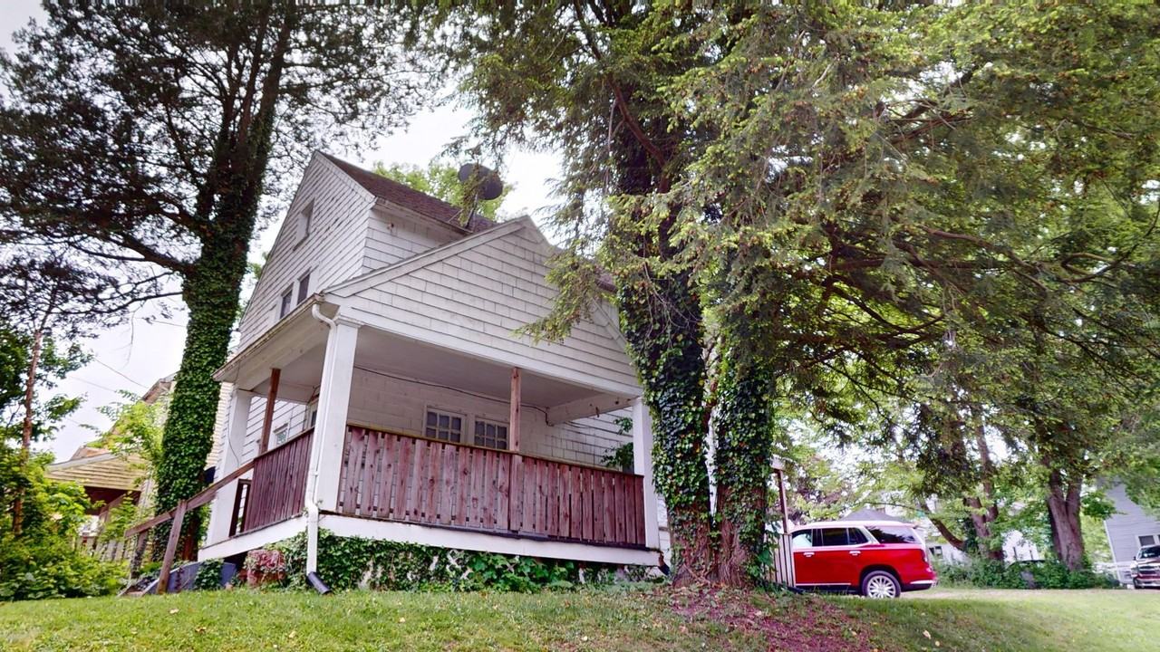 225 Atcheson Ave - Photo 2 of 12