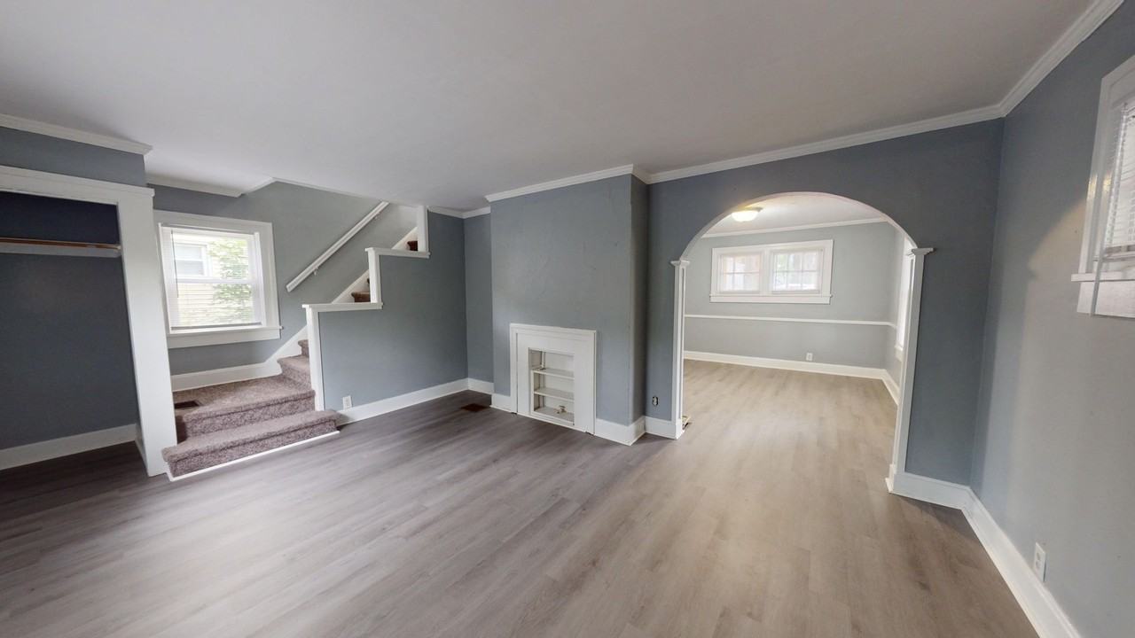 225 Atcheson Ave - Photo 3 of 12