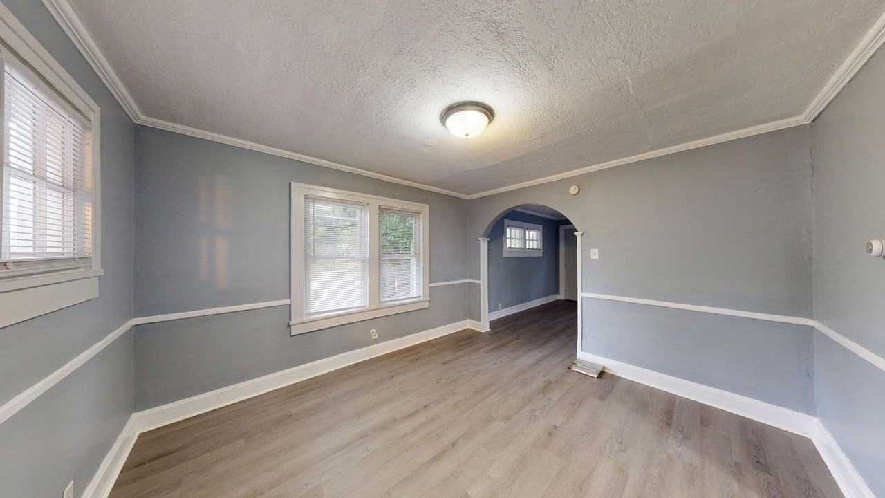 225 Atcheson Ave - Photo 4 of 12
