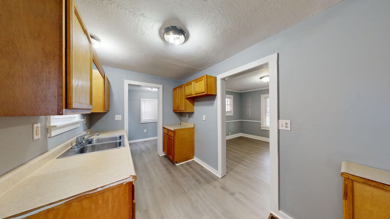 225 Atcheson Ave - Photo 5 of 12