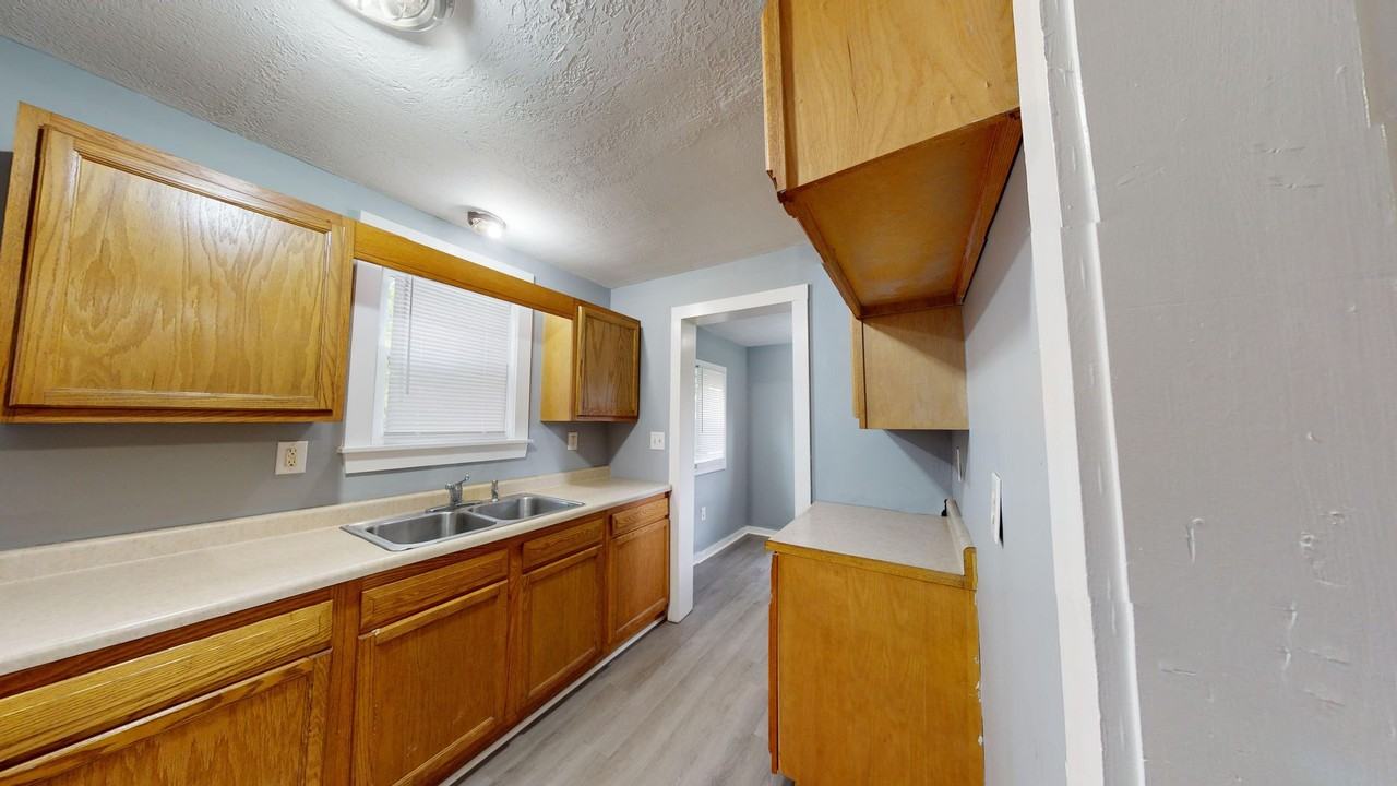 225 Atcheson Ave - Photo 6 of 12