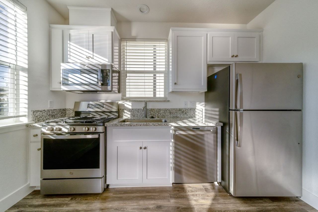 Phase 1 Bungalow Rental - Photo 2 of 17