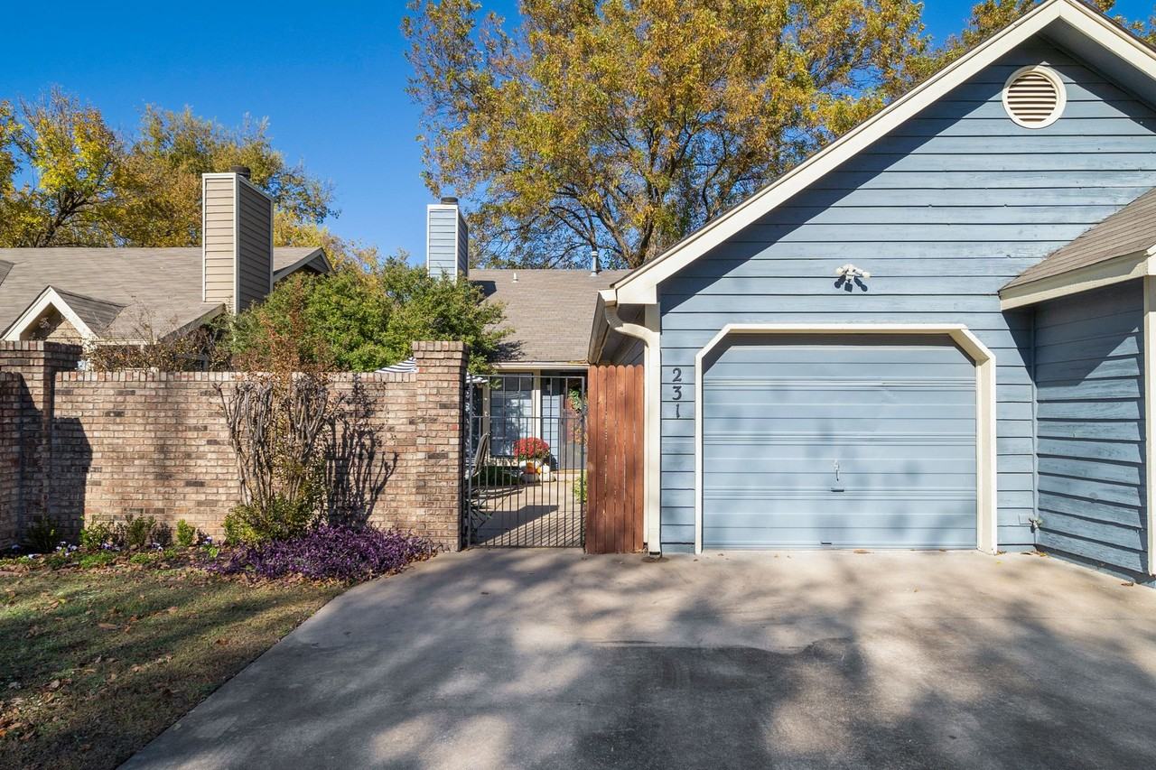 Glenpool Duplexes - Photo 2 of 26