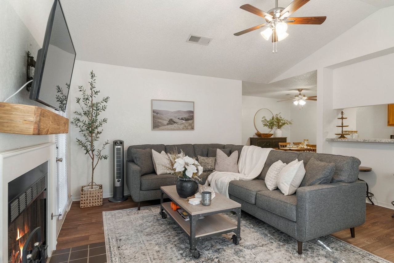 Glenpool Duplexes - Photo 6 of 26