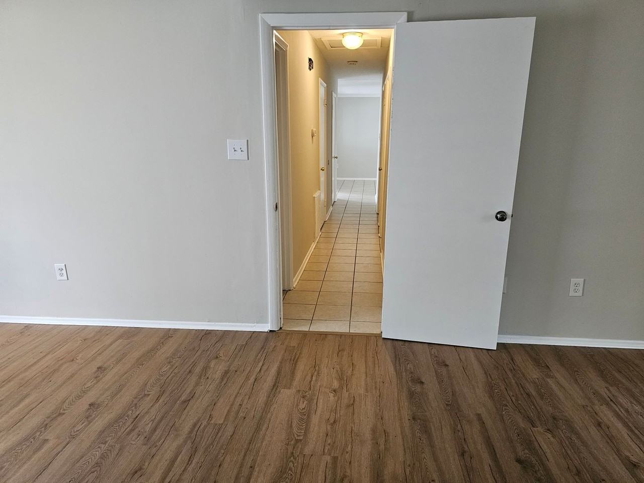 112 Lucian Cir - Photo 3 of 35