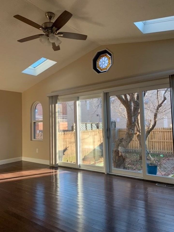 4744 Friendship Ave - Photo 6 of 17