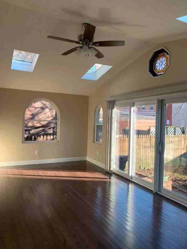 4744 Friendship Ave - Photo 7 of 17