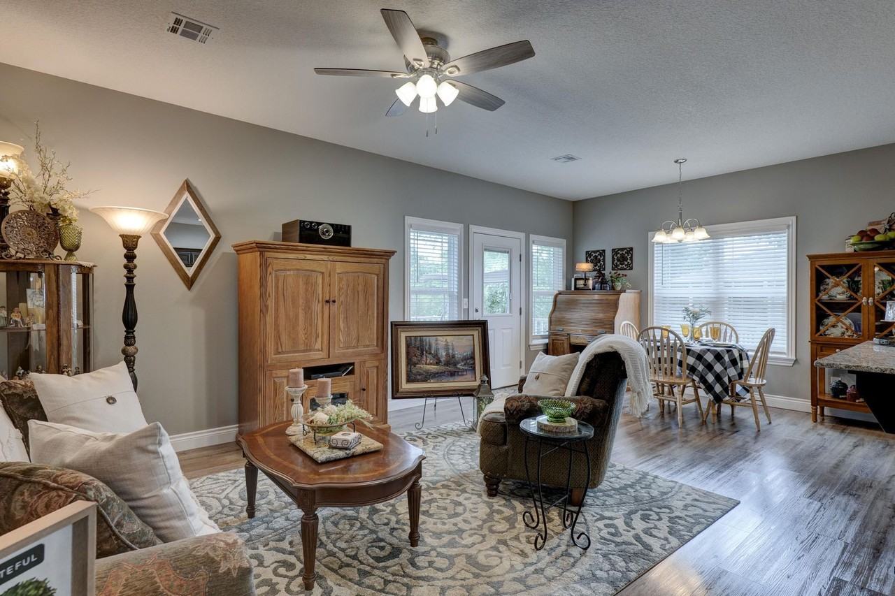 632 Pineview Ln - Photo 5 of 15