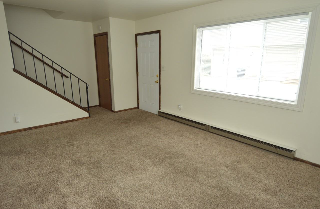 Quiet Side by Side Duplex - Photo 2 of 12