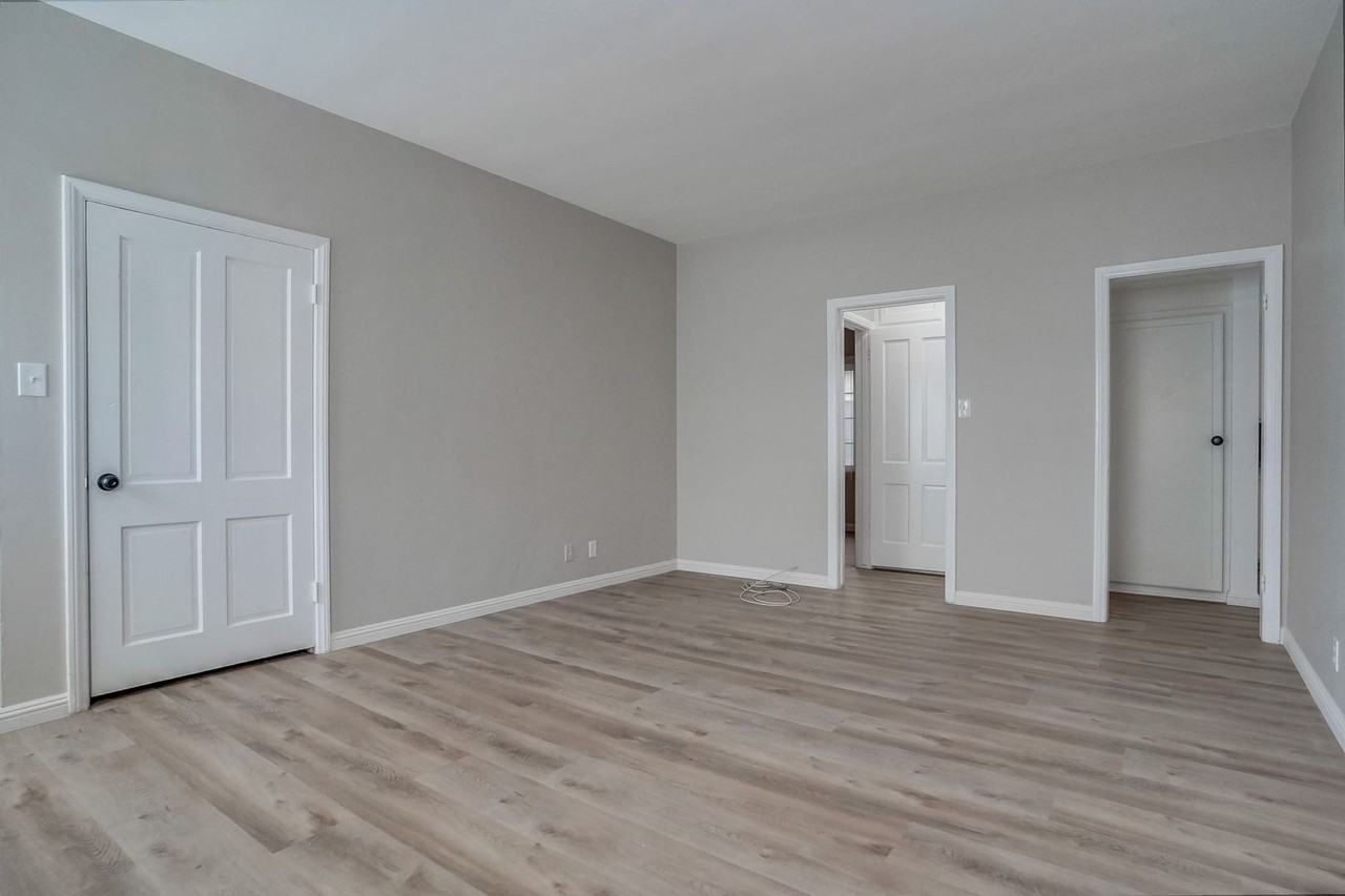 1 Saint Joseph Ave - Photo 3 of 26