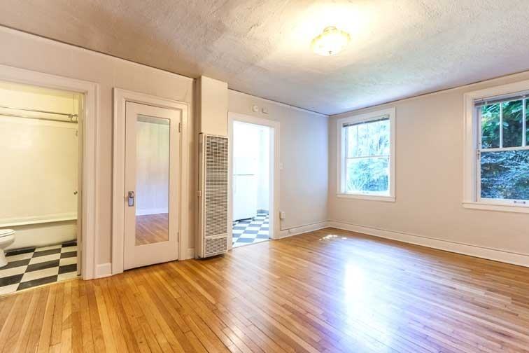 1037 NW 20th Ave - Photo 6 of 17