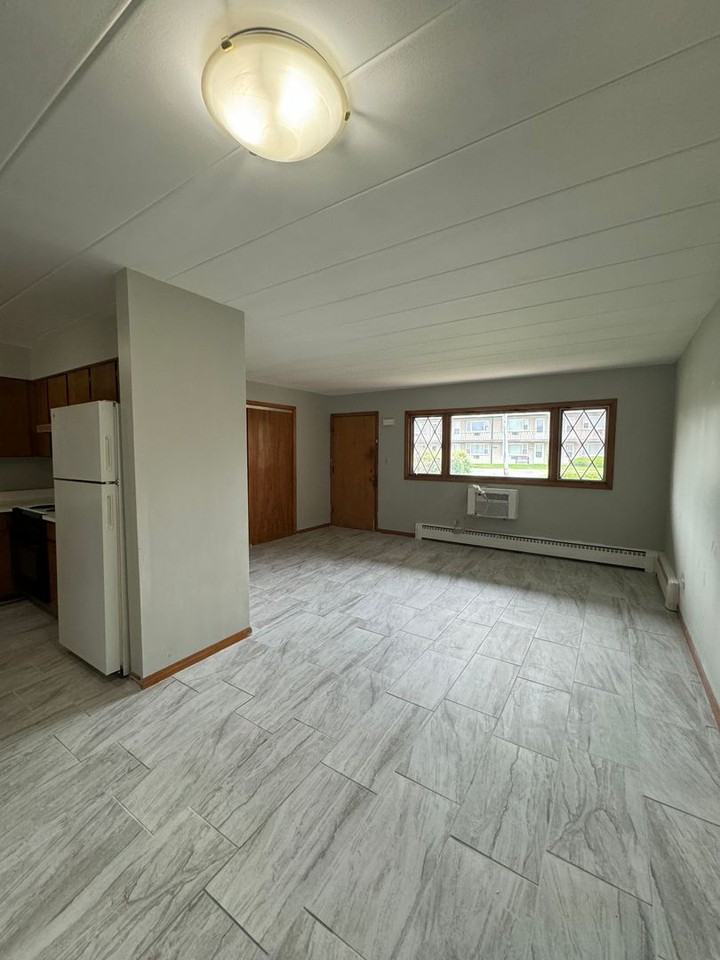 18217 Exchange Ave. - Photo 2 of 8