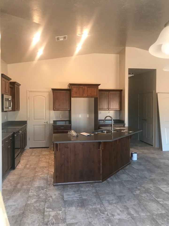 1009 E 4090 S - Photo 3 of 6