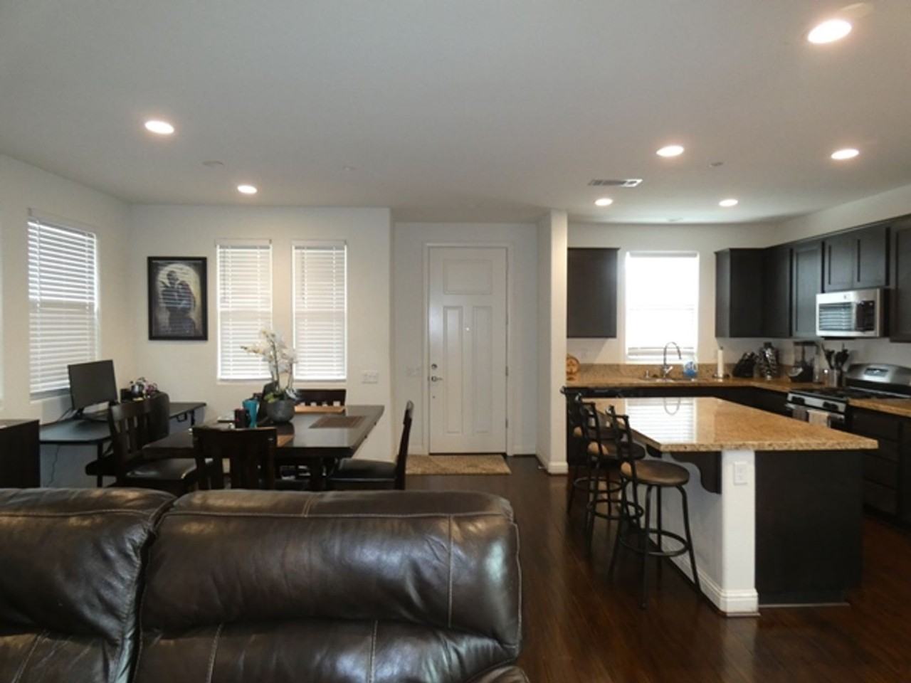 1973 Sterling Pl - Photo 4 of 19
