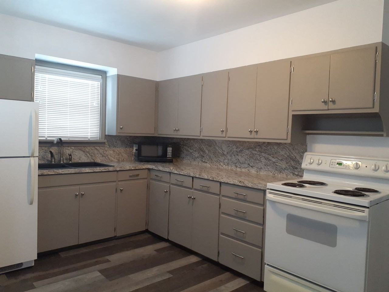 5082 W Highway 33 - Photo 3 of 23