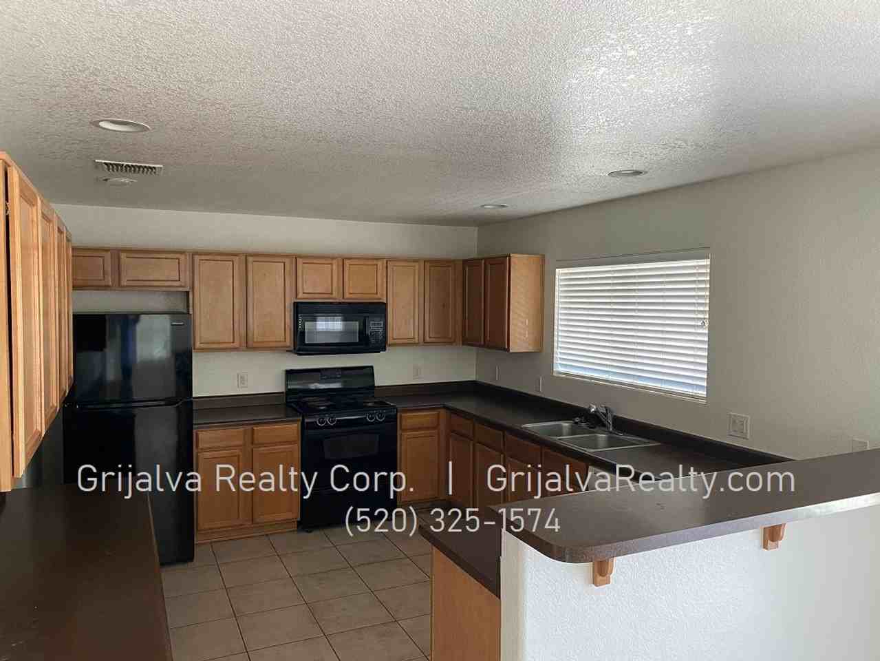 1595 W Beantree Ln - Photo 4 of 14