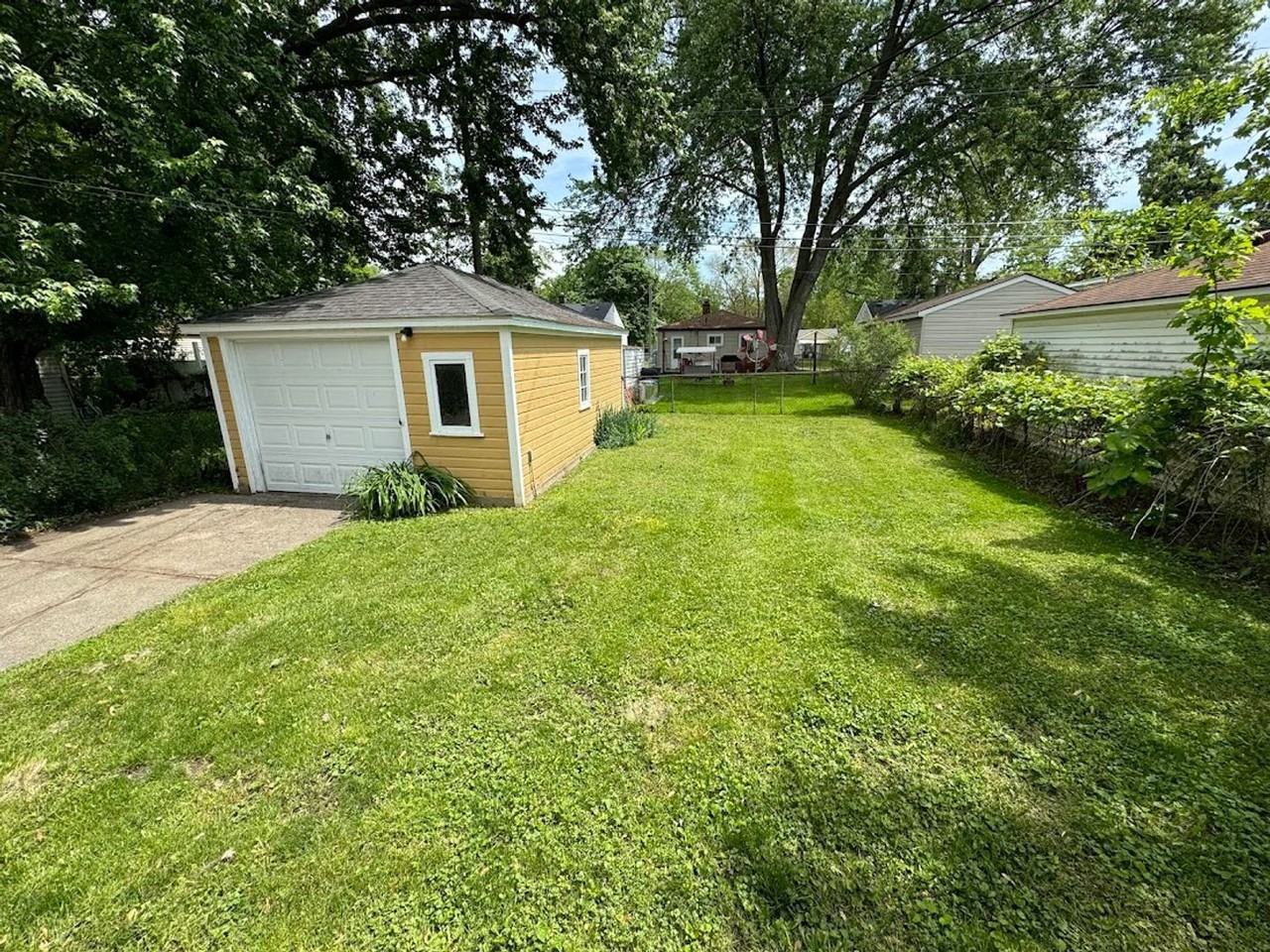 3204 Mcdowell St - Photo 3 of 11