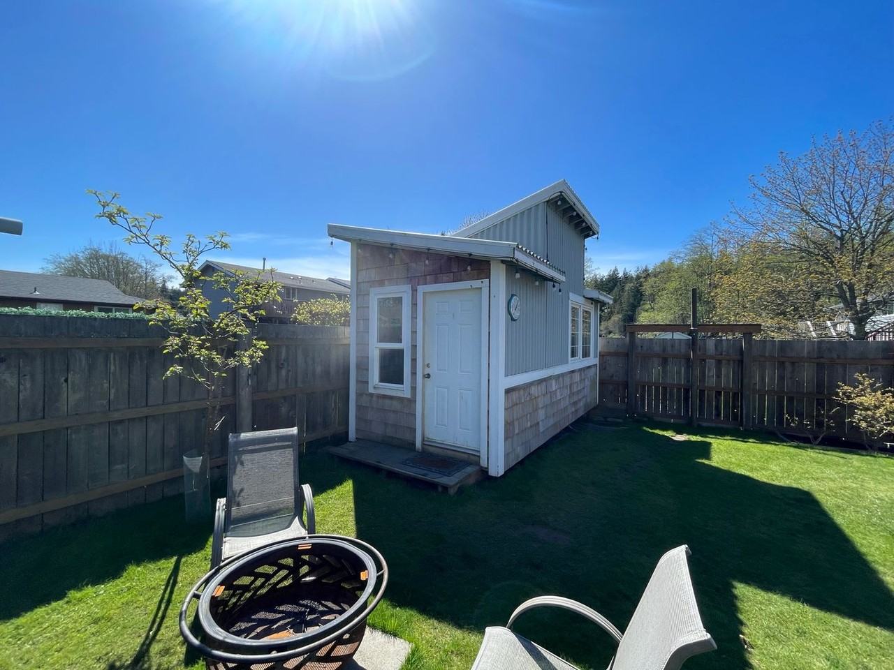 2409 32nd St - Photo 5 of 46