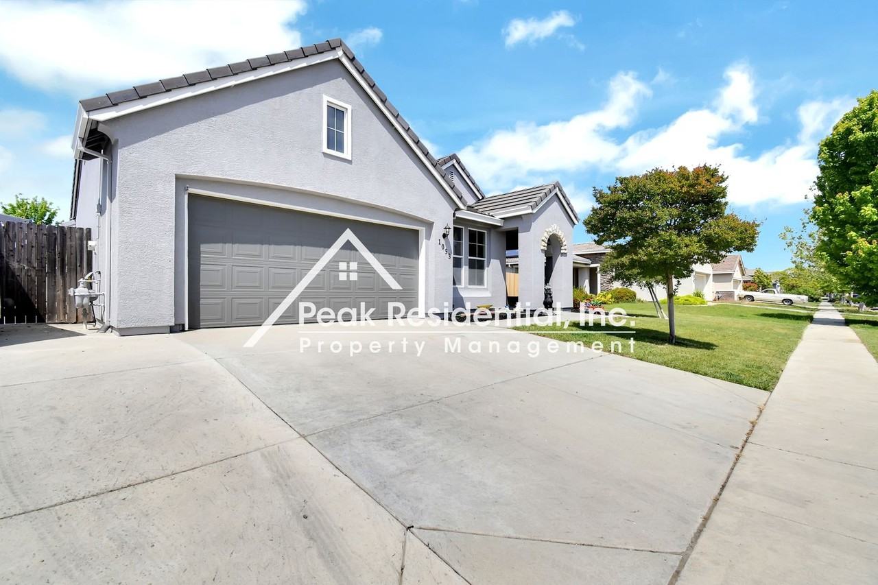 1053 Zanes Dr - Photo 2 of 33