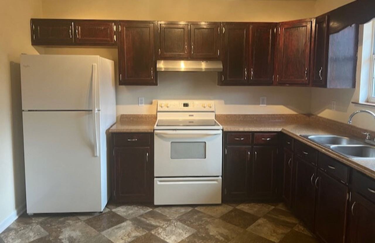 3250 Somerset Dr Se - Photo 2 of 8