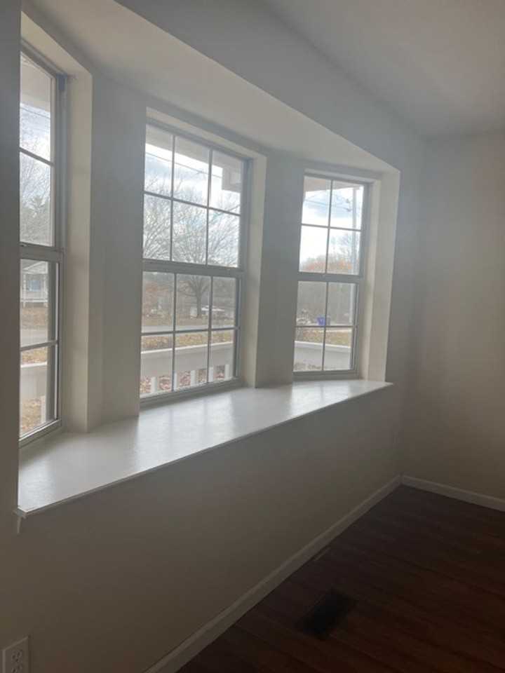 3250 Somerset Dr Se - Photo 4 of 8