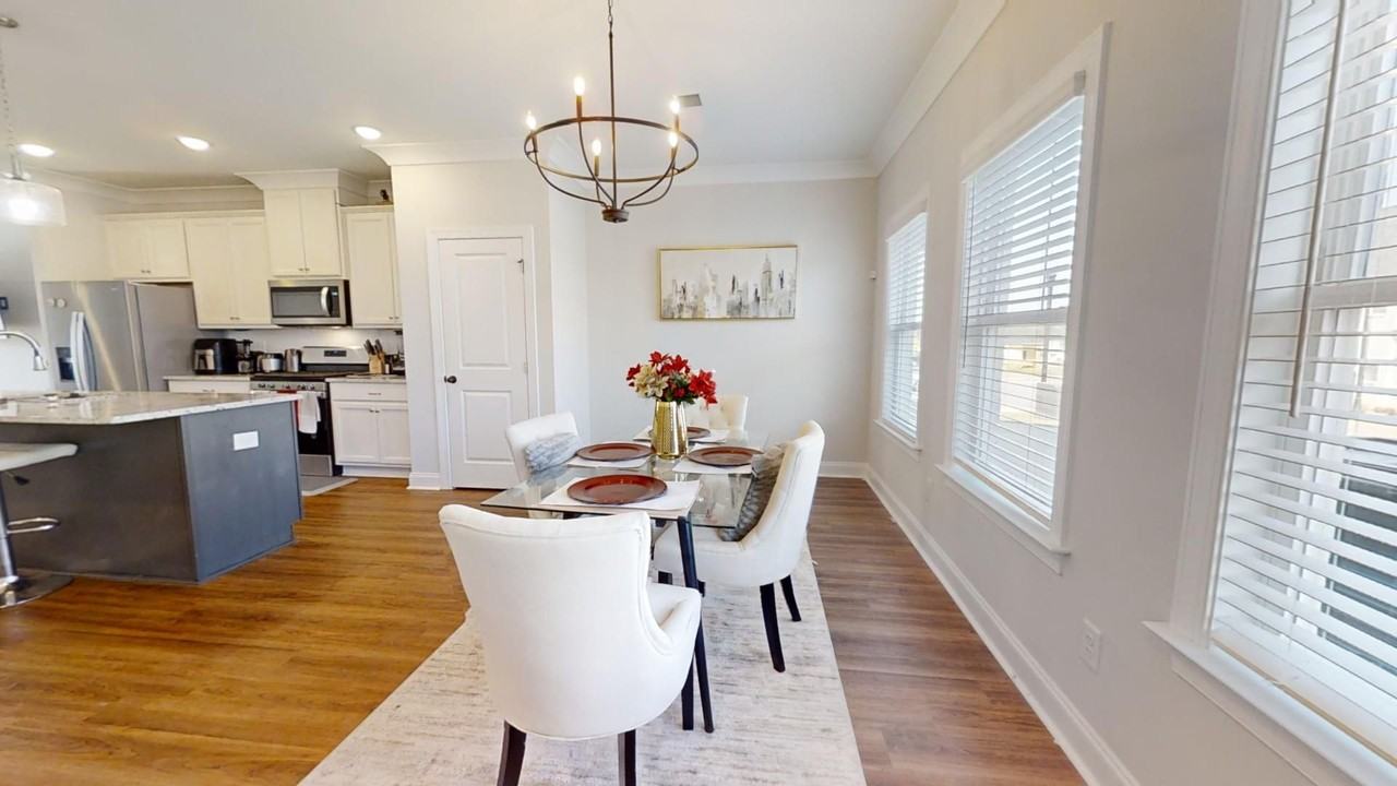 2807 Ridge Crest Ct - Photo 5 of 33