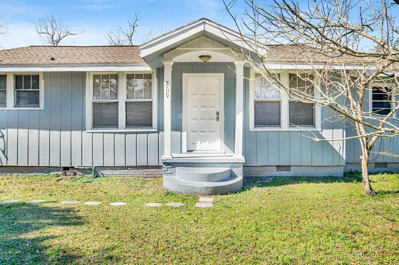 709 N Kirk St - Photo 2 of 23