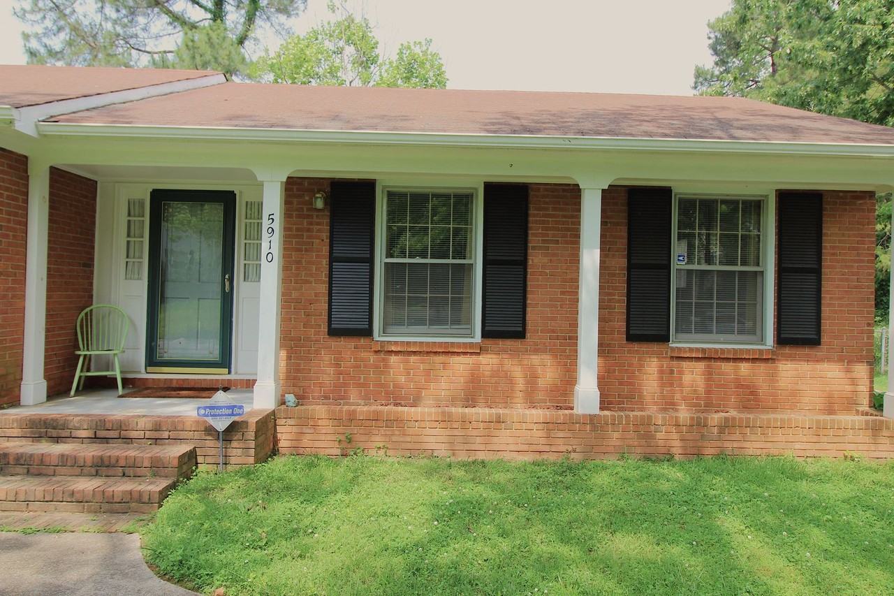 5910 Red Carriage Ln - Photo 3 of 20