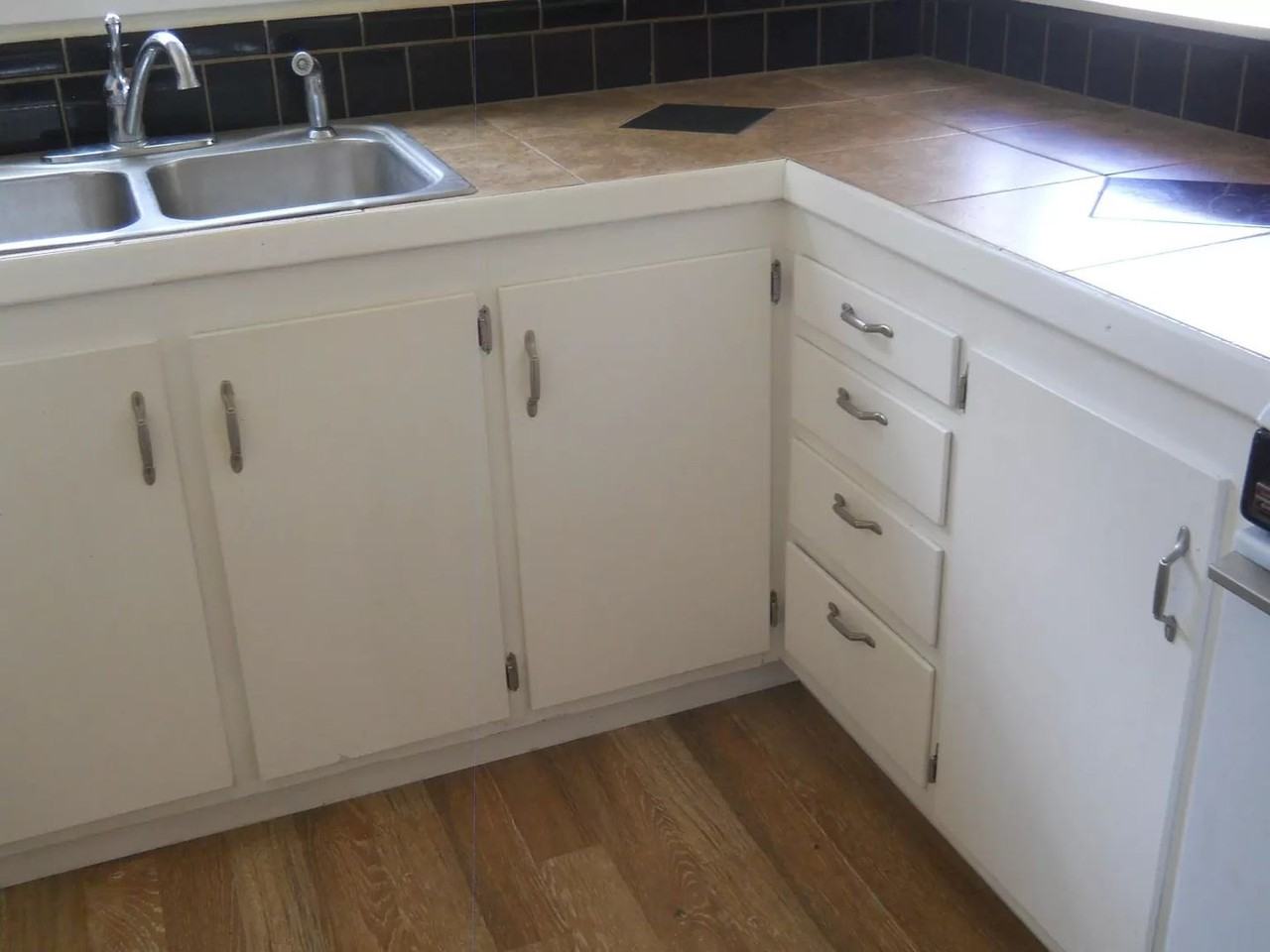 242 Scholtz Ave - Photo 2 of 36