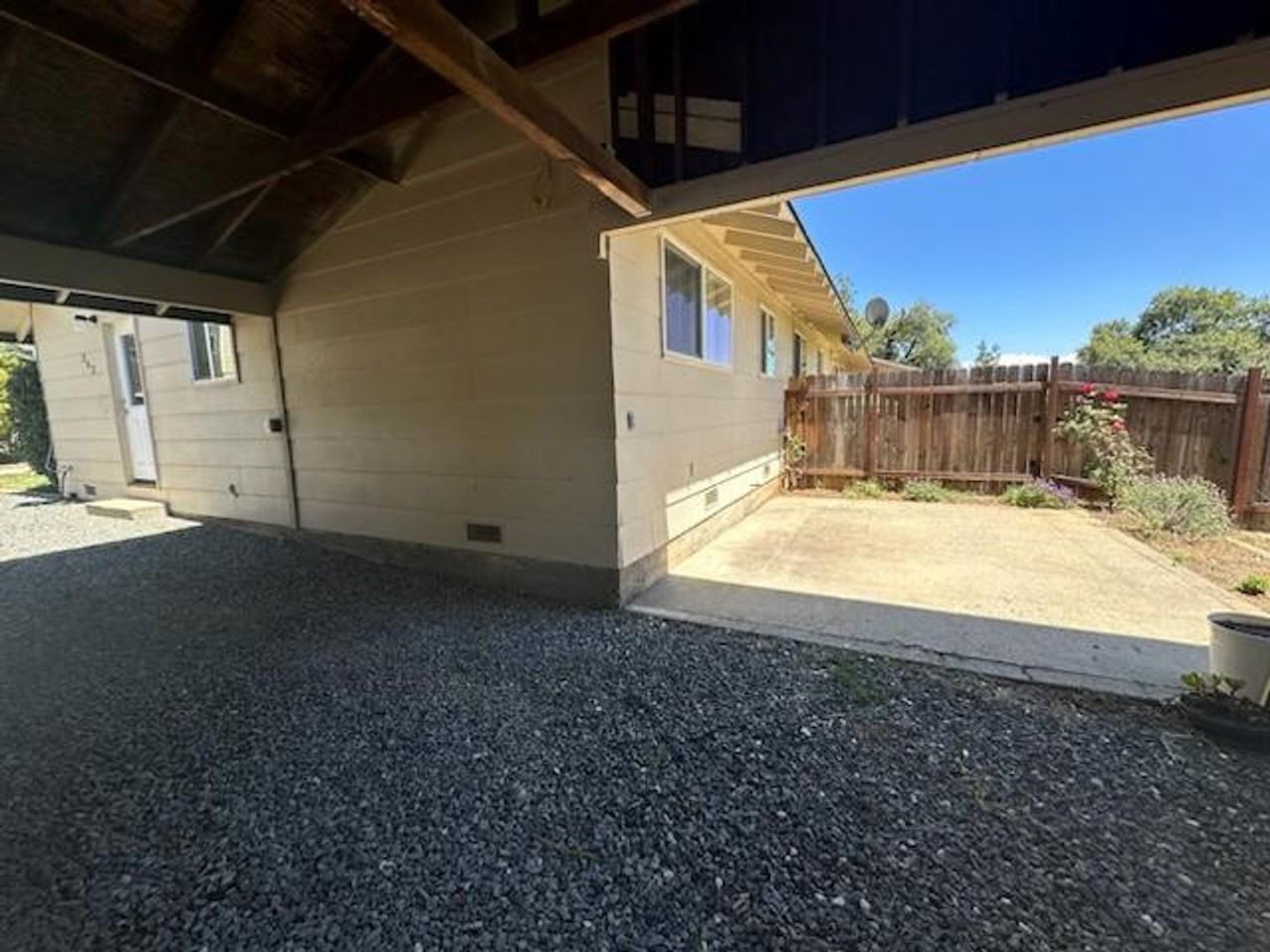 242 Scholtz Ave - Photo 3 of 36