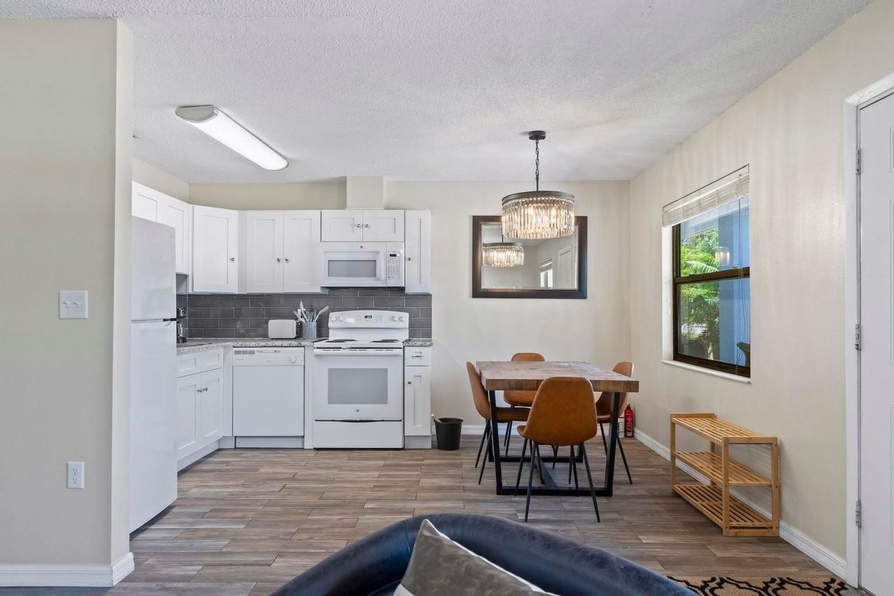 1 Brittany Ln - Photo 4 of 25