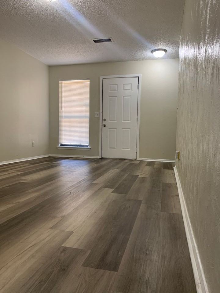 1000 Gordon St - Photo 2 of 12