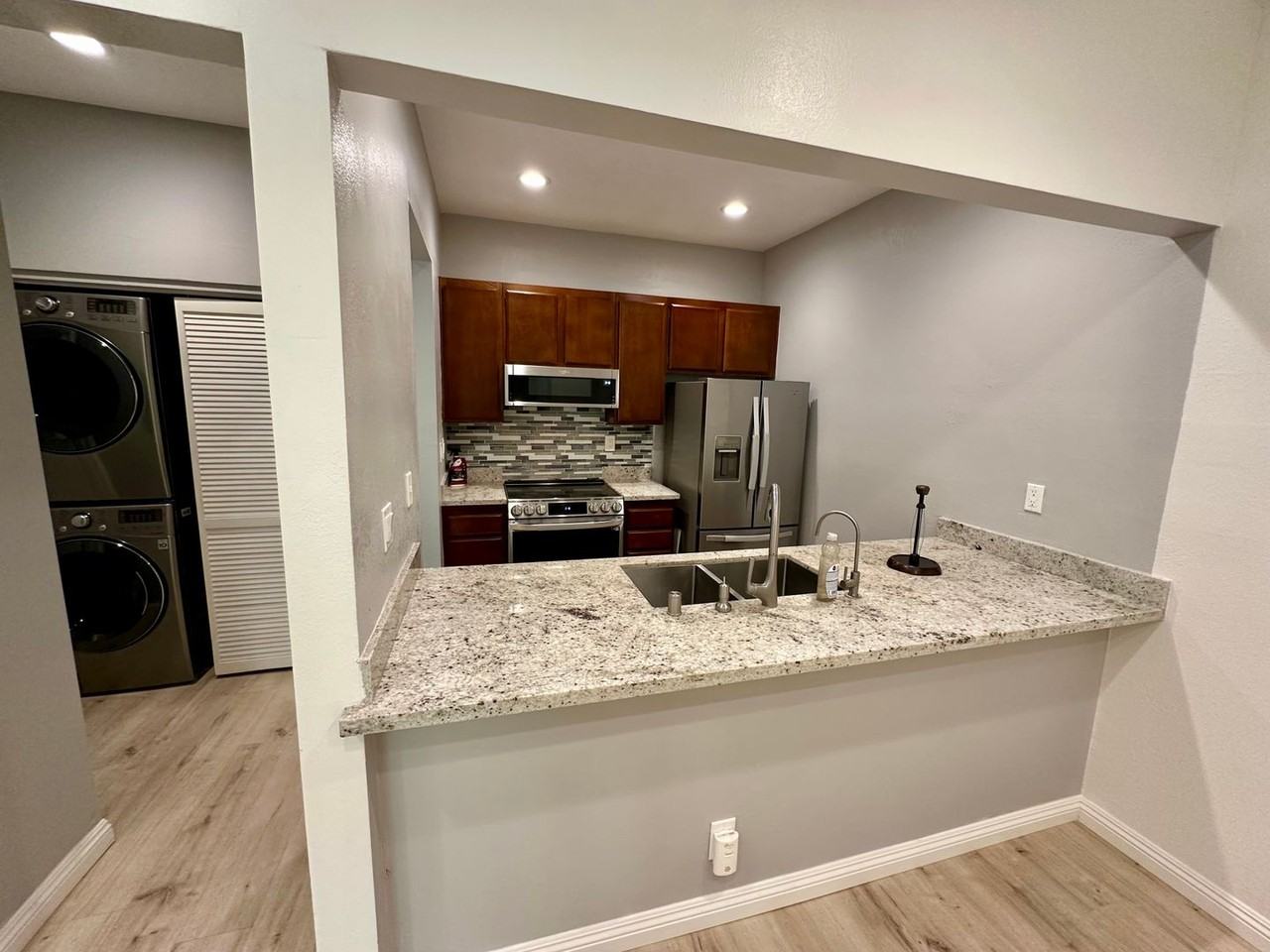 1195 Foxchase Dr - Photo 2 of 14