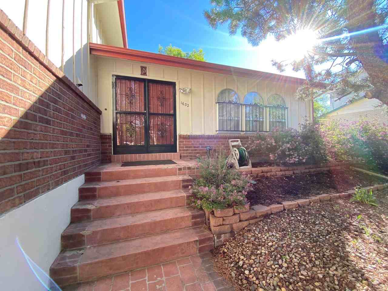 1632 S Macon St - Photo 3 of 32