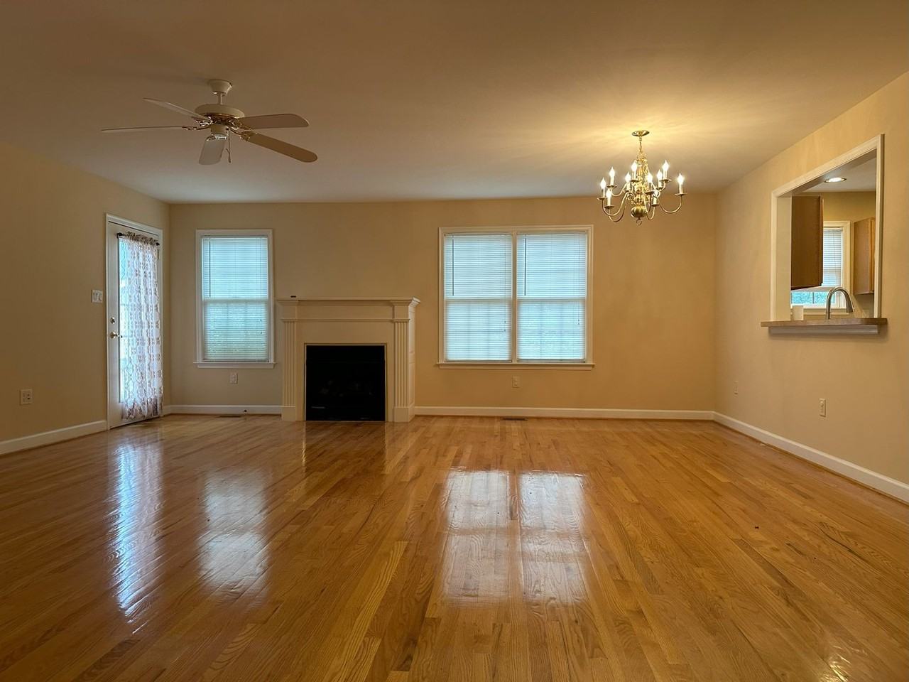 155 Daniel Ct - Photo 3 of 10