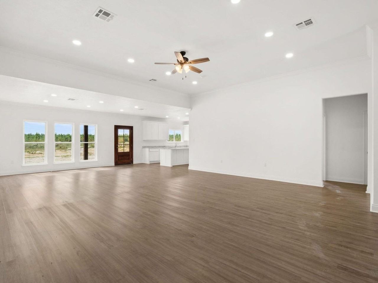 748 Lockhart Cutoff Rd - Photo 5 of 18