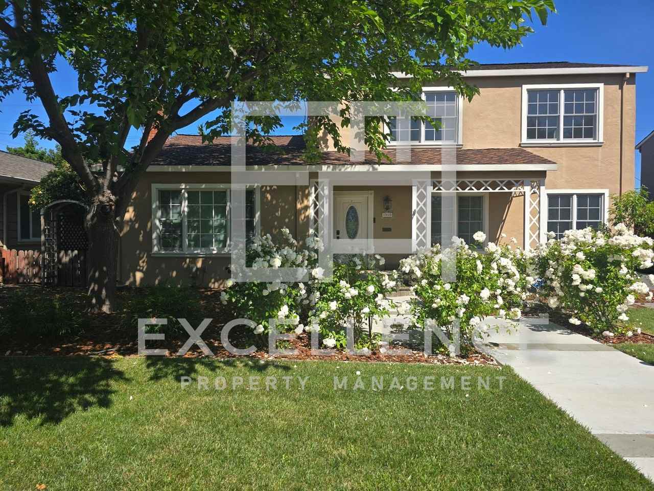 1935 University Way - Photo 2 of 23