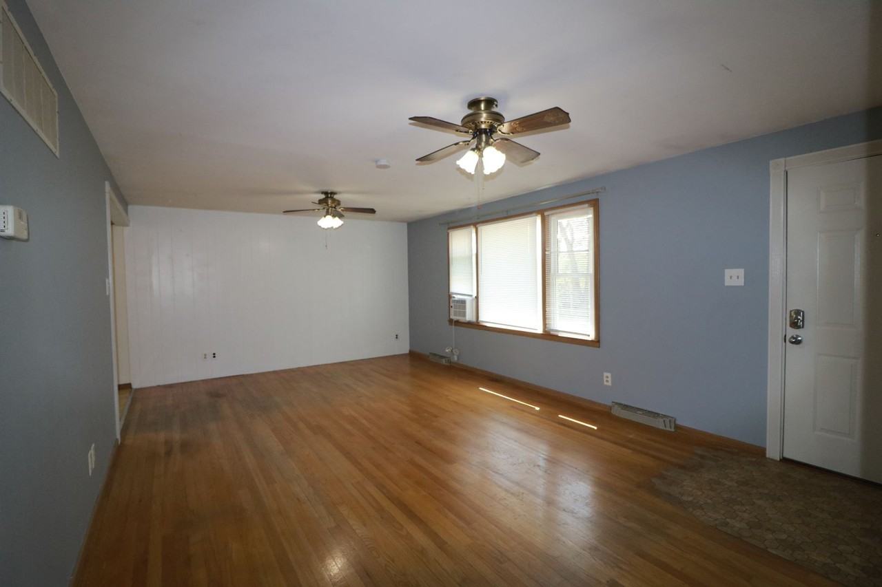 848 Church Ave - Photo 4 of 14