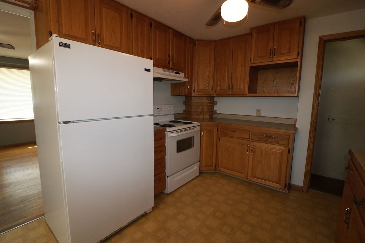 848 Church Ave - Photo 6 of 14